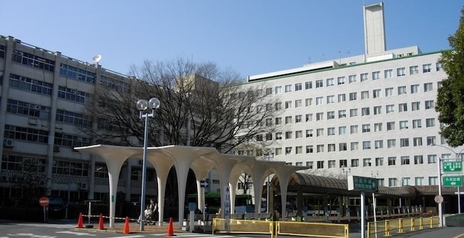 日本大学付属<br>板橋病院の外観