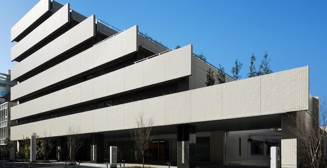 公益財団<br>心臓血管研究所附属病院の外観